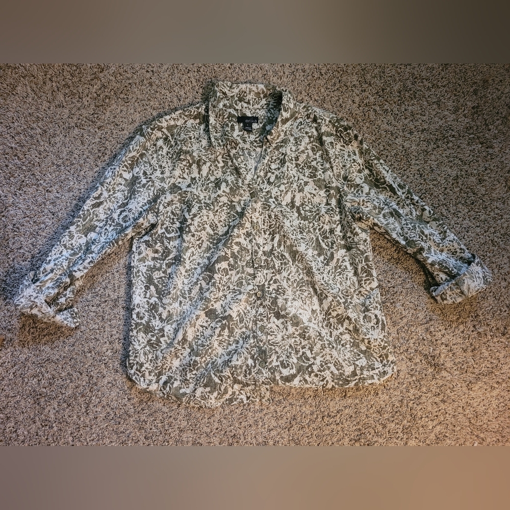 Erika Green and White Patterned Shirt